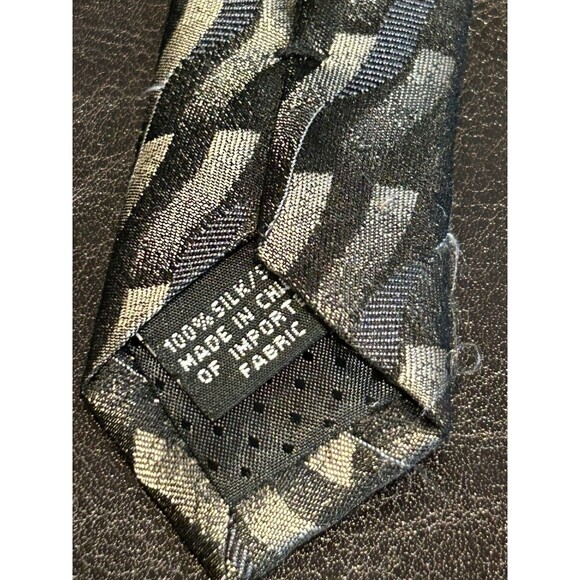 DKNY 100% Silk Necktie Geometric Dark Green Black Blue - Picture 6 of 6